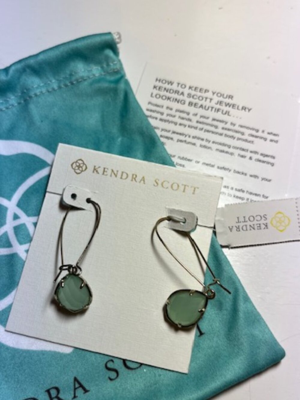 Kendra Scott drop earrings